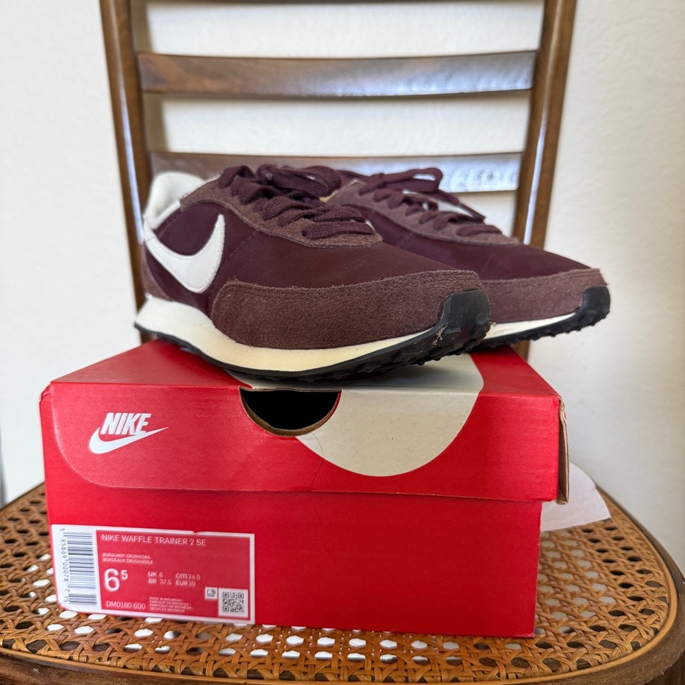 Nike Waffle Trainer 2 SE Maroon and White Sneakers